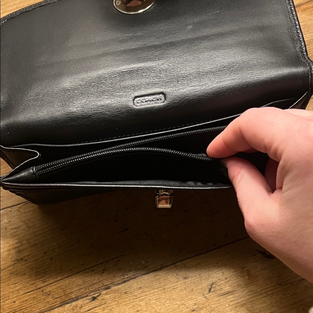 NWT Coach Leather Turn Lock Wallet - Picture 8 of 9